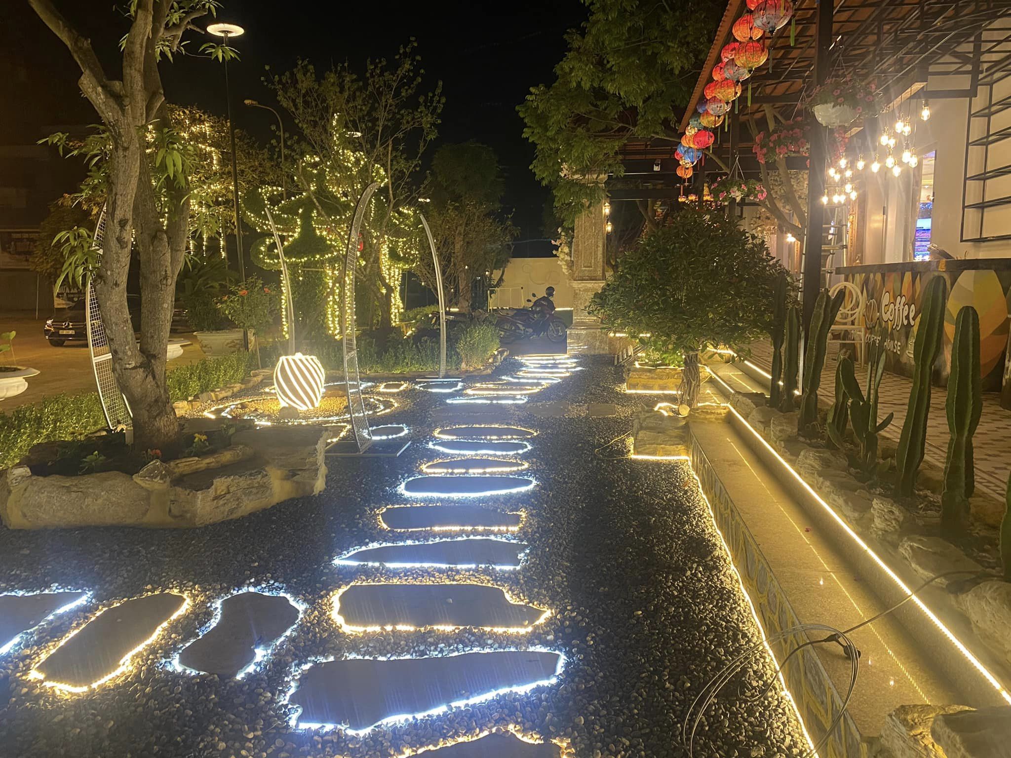 Âm thanh ánh sáng tiệc cưới